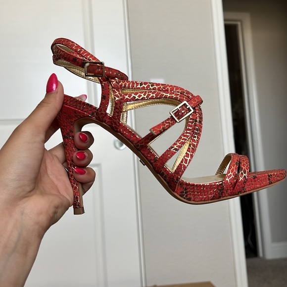 Bebe heels - Picture 2 of 4